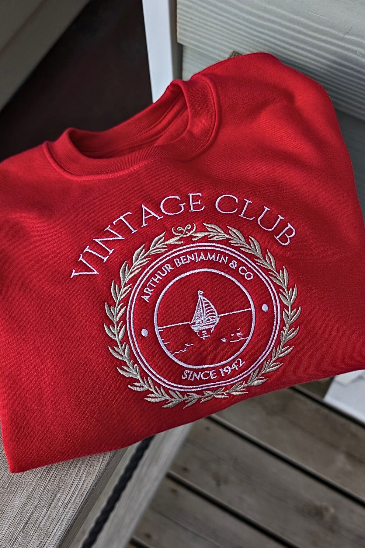 Vintage Club ™️ Sweater Red