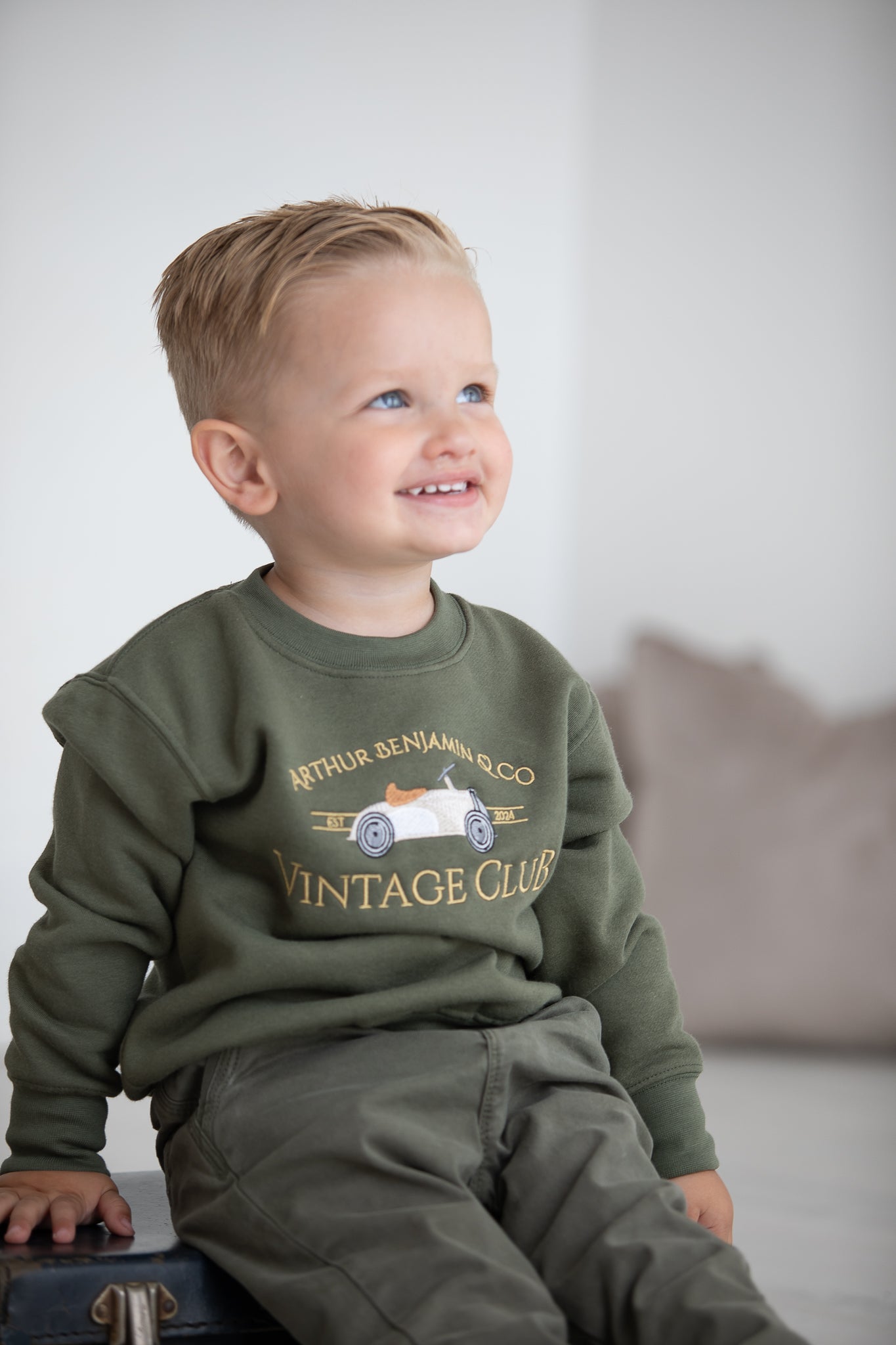 Vintage Club ™️ Sweater Khaki Green - Arthur Benjamin & Co